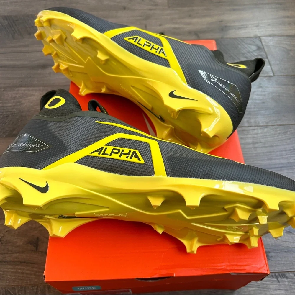 Nike Oregon Ducks PE Football Cleats Men’s 14W NEW